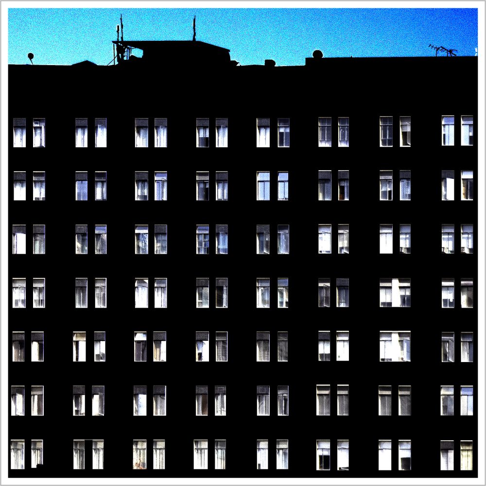 Fachada nocturna 58x58